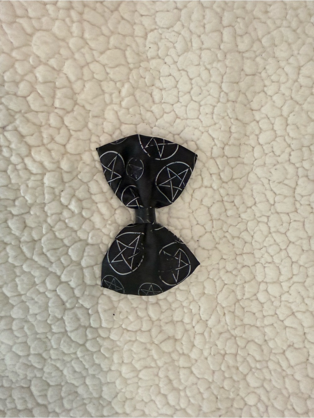 Black Gothic bow with 4 inches long with clasp